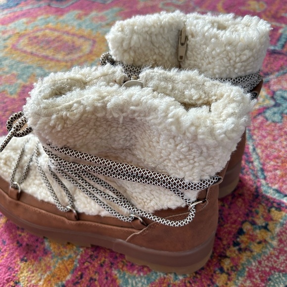 Steve Madden | Women’s Brown/Cream Faux Sherpa Zip/Lace Up Brenna Ankle Boot 9.5 - Picture 7 of 14